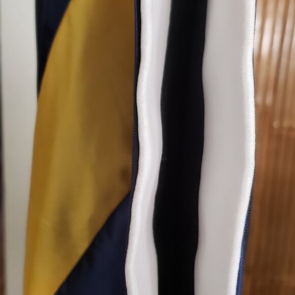 Master's Regalia Hood Blue and Gold Master of Arts - Picture 10 of 10